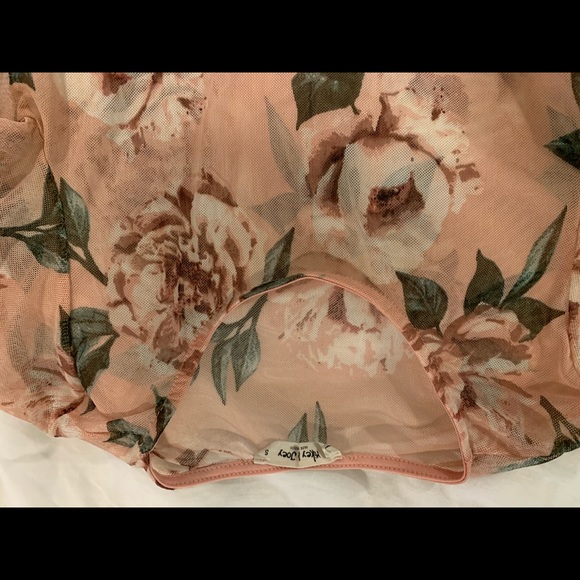 Flower mesh body suit - Picture 2 of 3